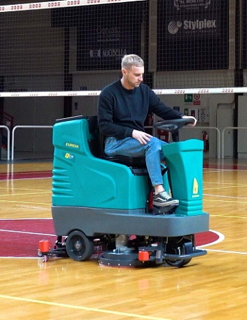 Компактная машина для мытья полов Eureka E75. Изображение 2