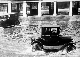 С чего всё начиналось: самая первая в мире автомойка